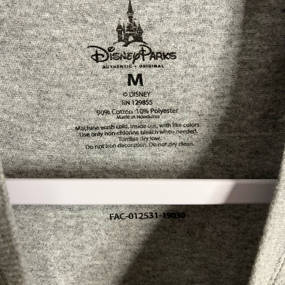 Walt Disney World 2019 T-Shirt - Picture 2 of 3